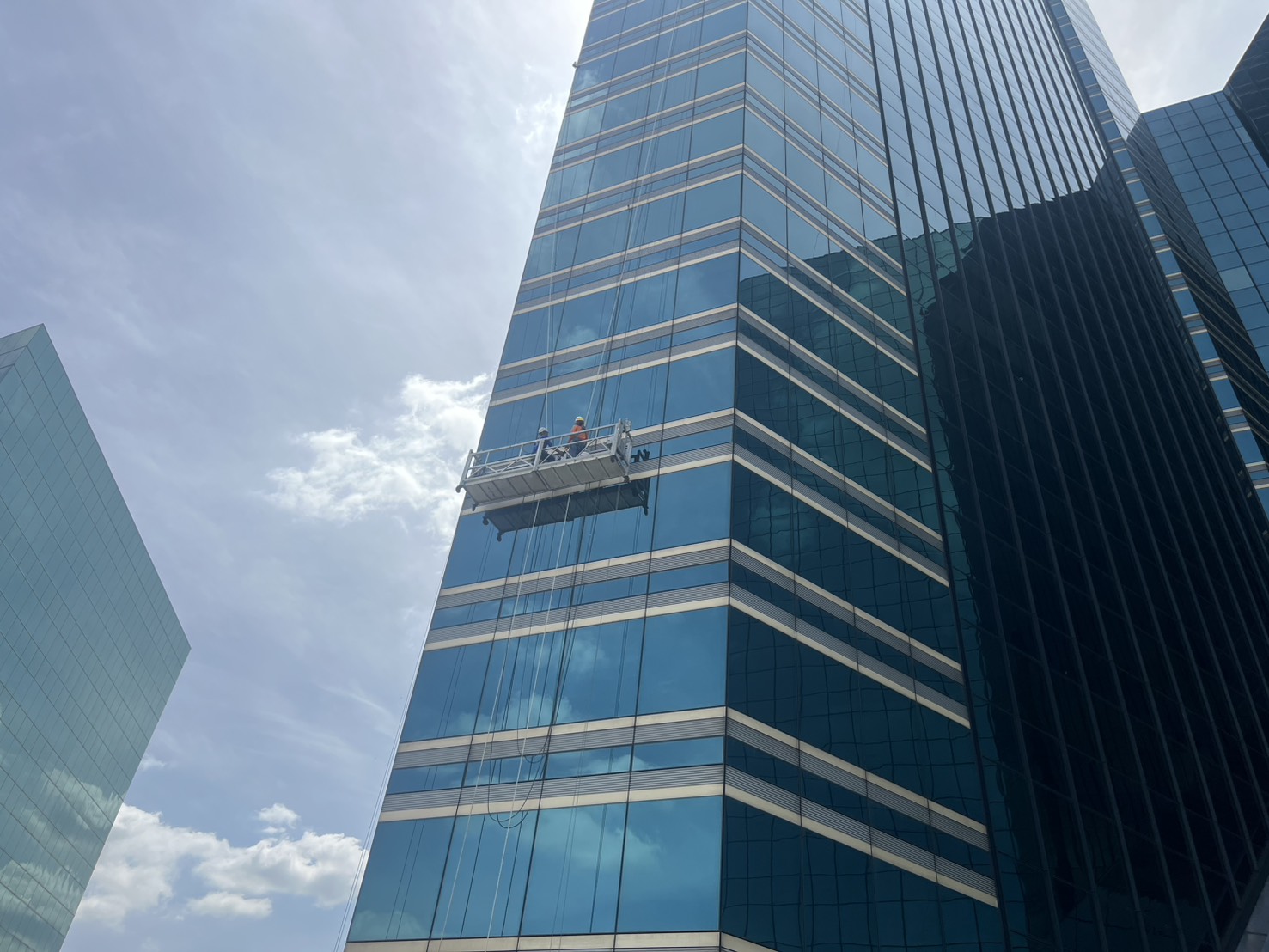 รับงานโรยตัวทาสีอาคาร (Spider Man)